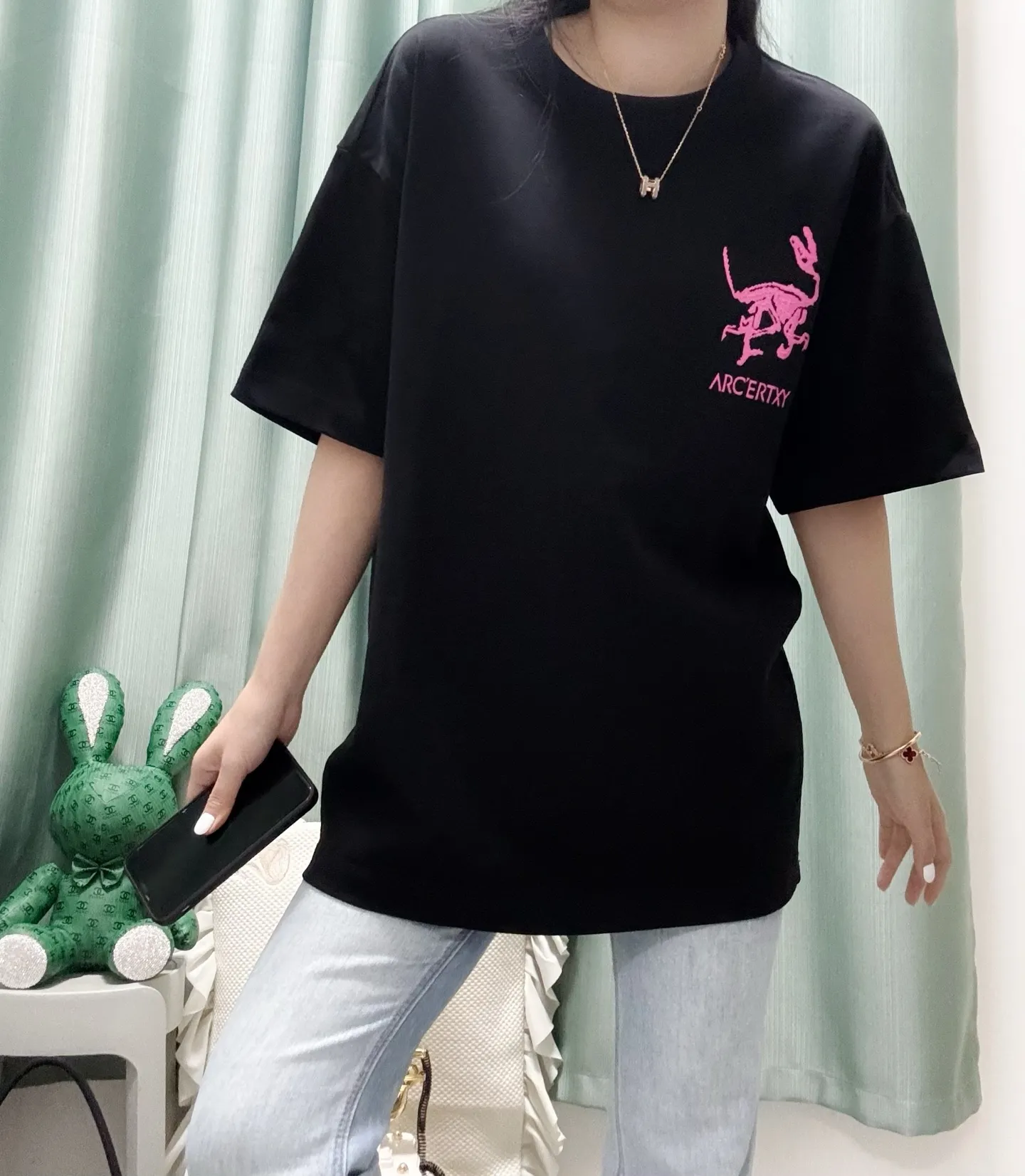 Black ， Same Style
